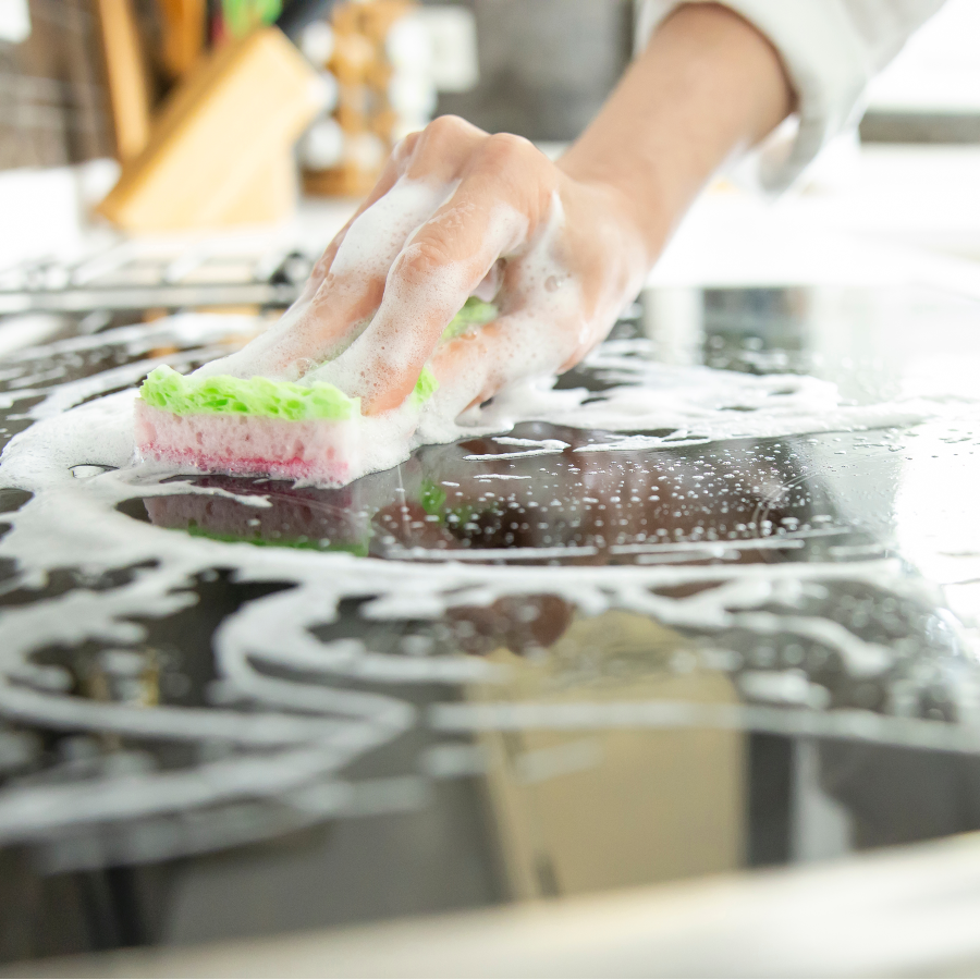 Taches sur la table à induction