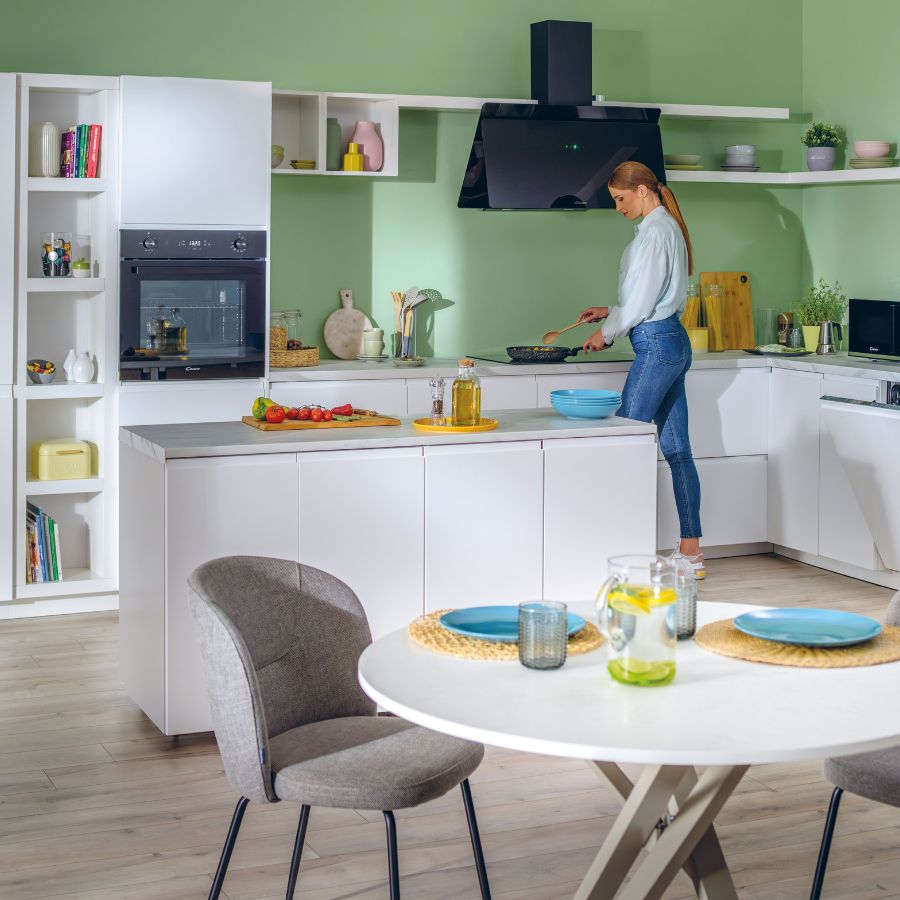 How does a microwave work